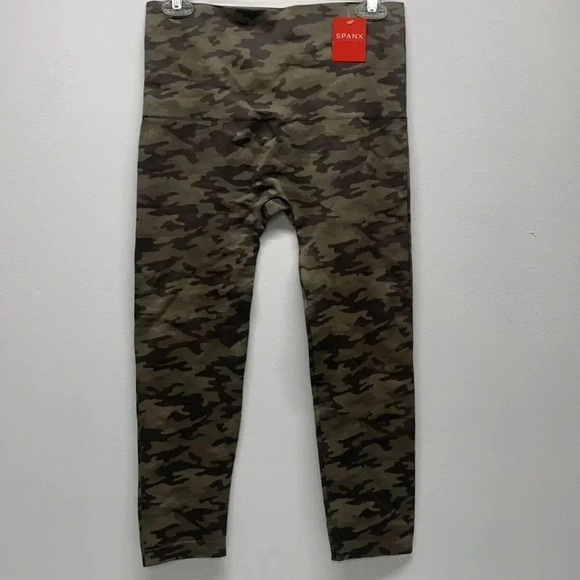 Spanx Leggings Look at Me Now Seamless Cropped Camo Camouflage Green Plus Sz 1X - Picture 6 of 8
